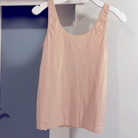 Great nude color tank size Medium J crew - Picture 2 of 3